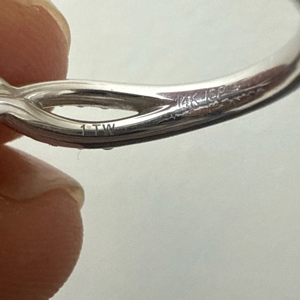 14K White Gold 1 CTTW Diamond Ring Marquise Cut Size 7